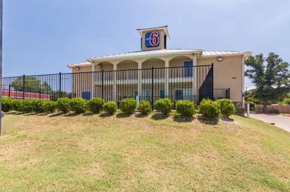 Motel 6-Azle TX - image 3