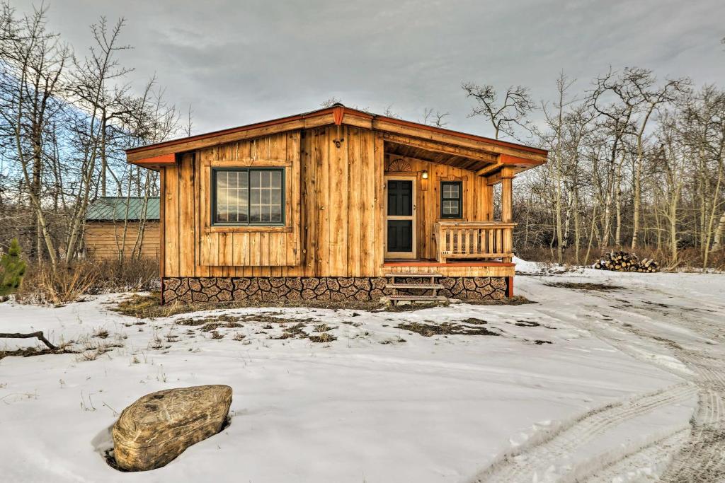 Duck Lake Cabin Short Drive to Glacier Natl Park! - main image