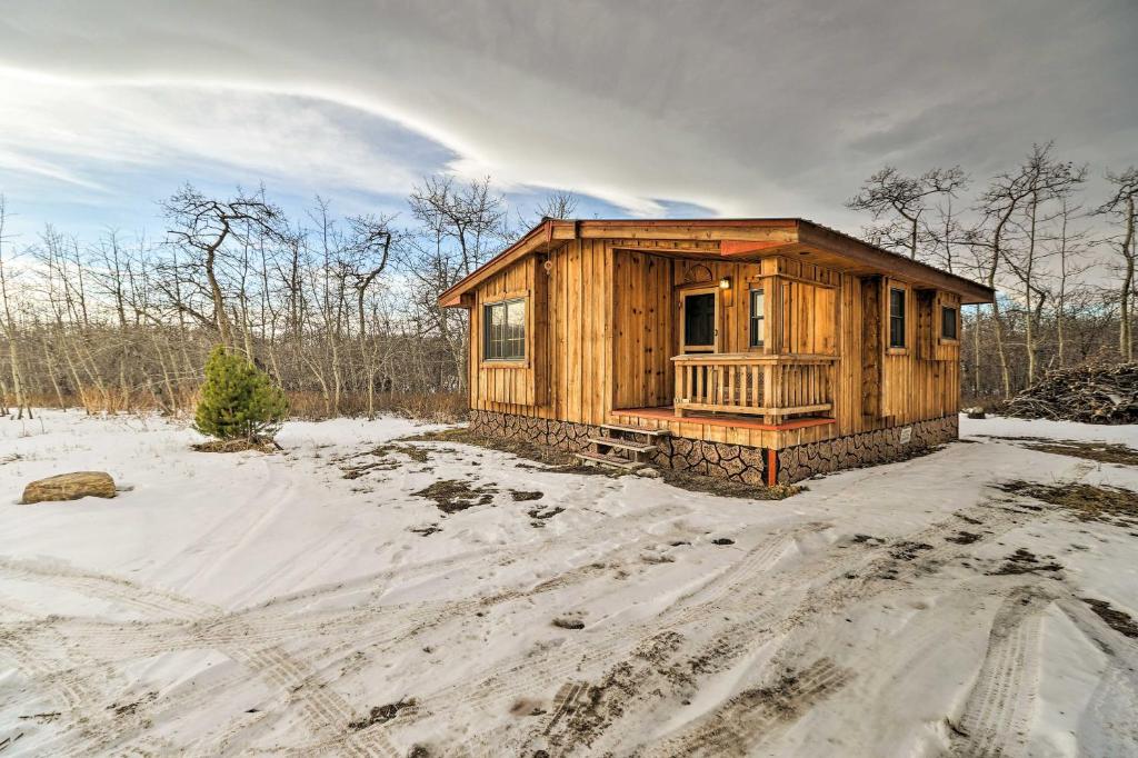 Duck Lake Cabin Short Drive to Glacier Natl Park! - image 3