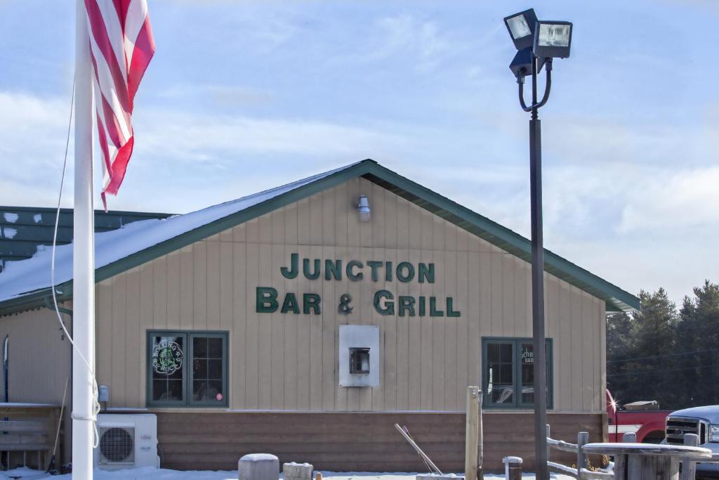 Junction Inn Suites & Conference Center - image 5