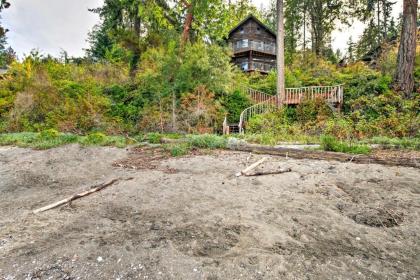 Waterfront Bainbridge Island Home with Stunning Views - image 10