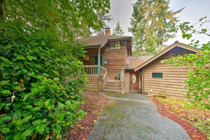 Waterfront Bainbridge Island Home with Stunning Views - image 14