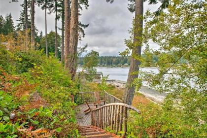 Waterfront Bainbridge Island Home with Stunning Views - image 7