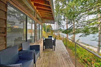 Waterfront Bainbridge Island Home with Stunning Views - image 9