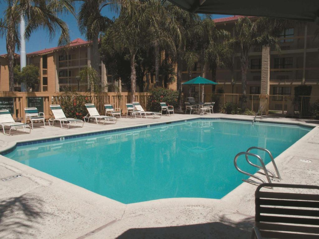 La Quinta Inn by Wyndham Bakersfield South - image 7