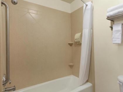 Best Western Liberty Inn - image 9