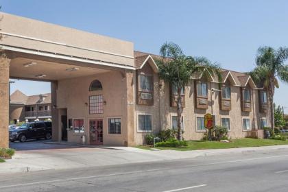 Super 8 by Wyndham Bakersfield South CA - image 3