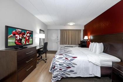 Red Roof Inn Bakersfield - image 9