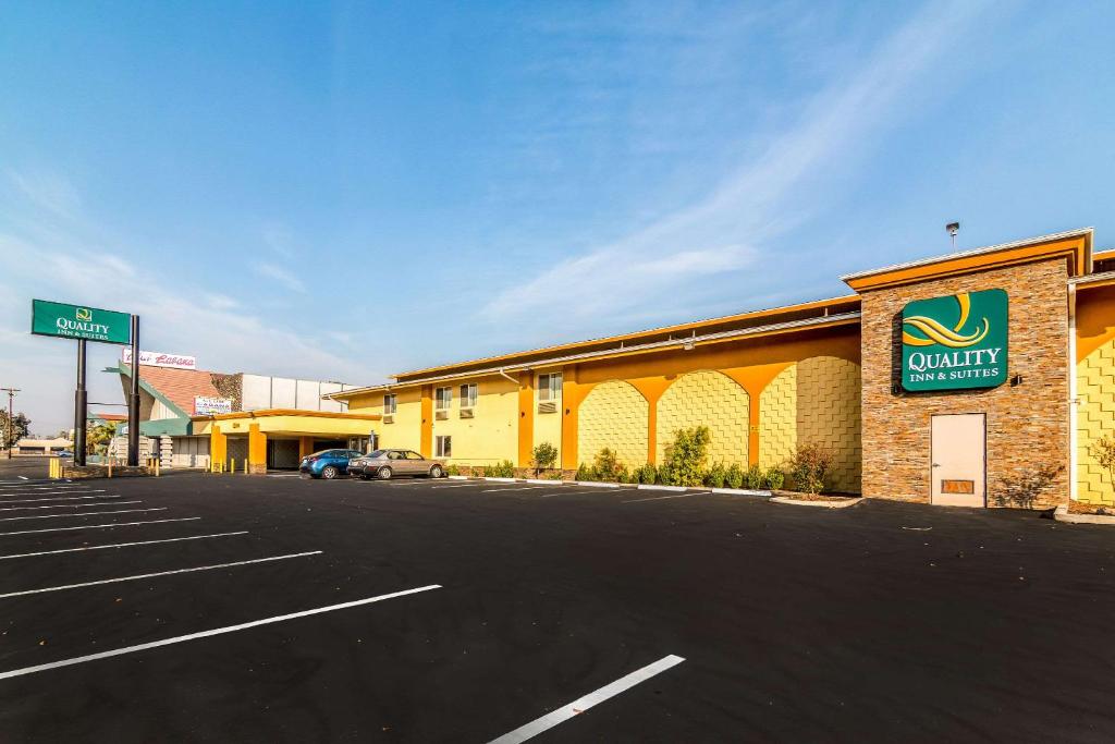 Quality Inn & Suites near Downtown Bakersfield - main image