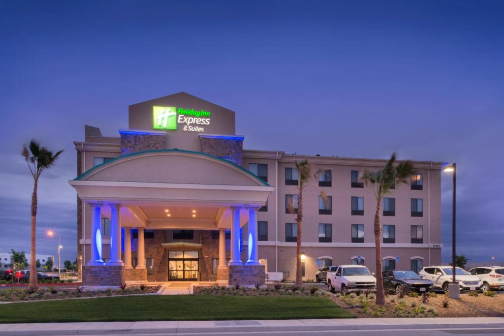 Holiday Inn Express & Suites Bakersfield Airport an IHG Hotel - image 5