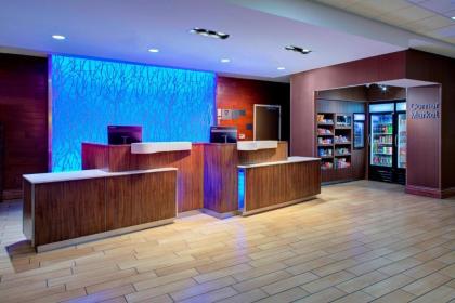 Fairfield Inn & Suites by Marriott Bakersfield North/Airport - image 2