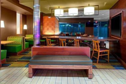 Fairfield Inn & Suites by Marriott Bakersfield North/Airport - image 6