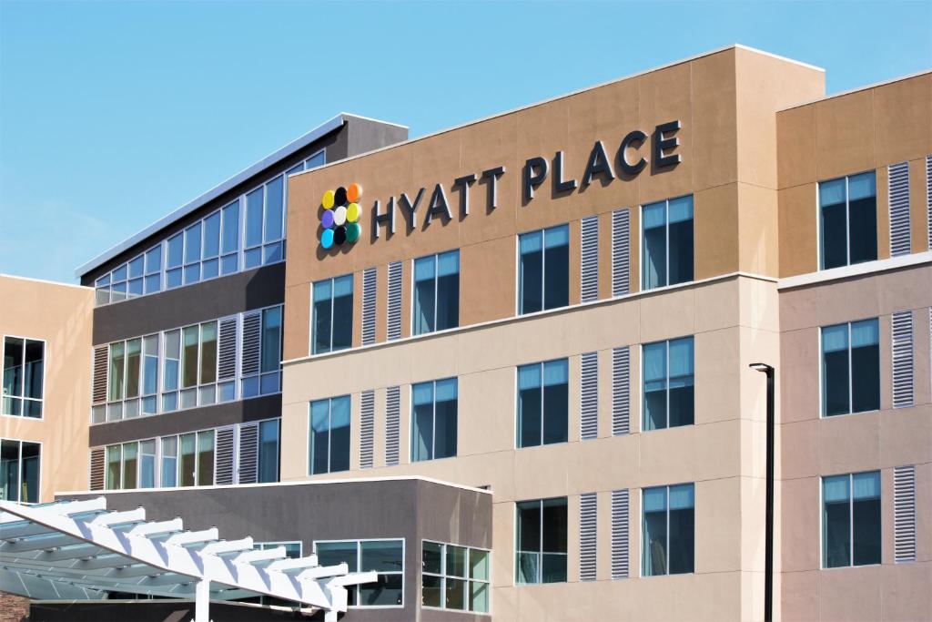 Hyatt Place Bakersfield - image 5