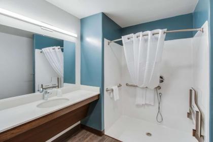 WoodSpring Suites Bakersfield Airport - image 13