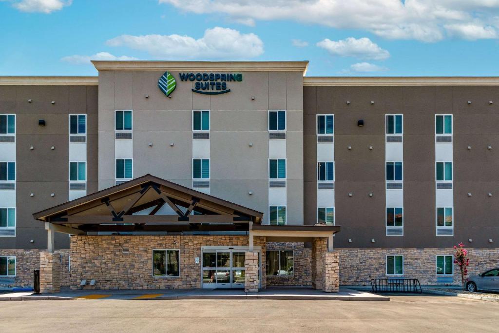 WoodSpring Suites Bakersfield Airport - image 4