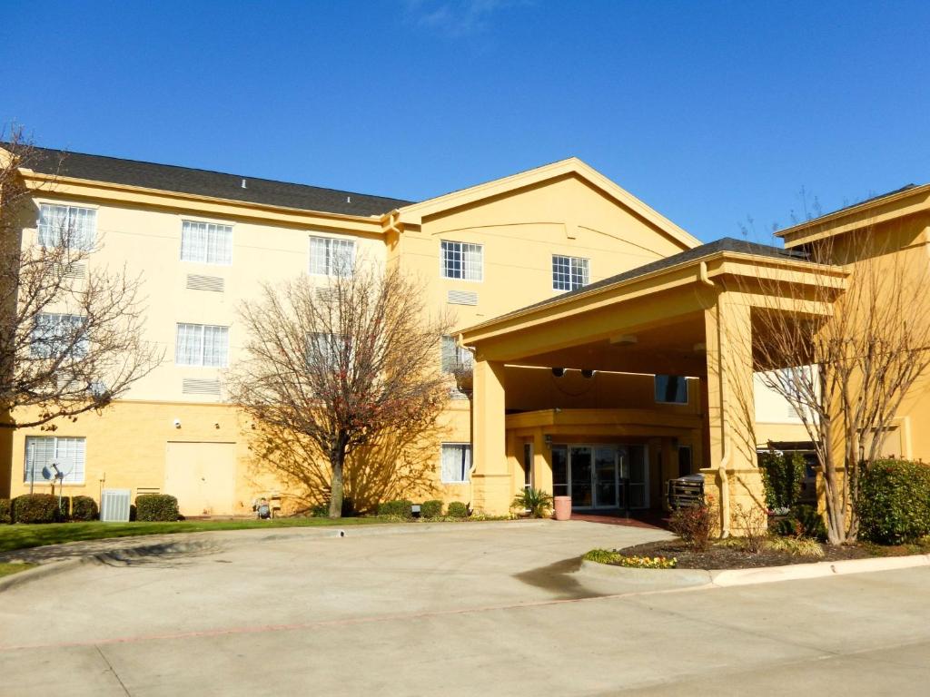 Motel 6-Mesquite TX - Balch Springs - main image