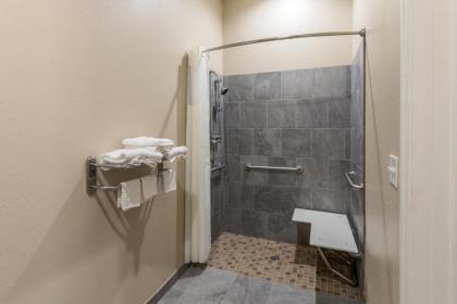 Scottish Inns & Suites - image 11