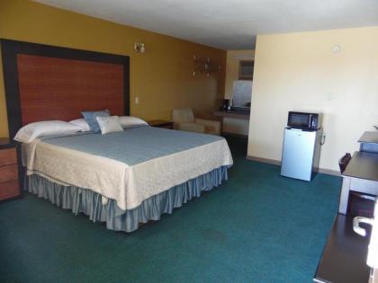 Regency Inn Bald Knob - image 8