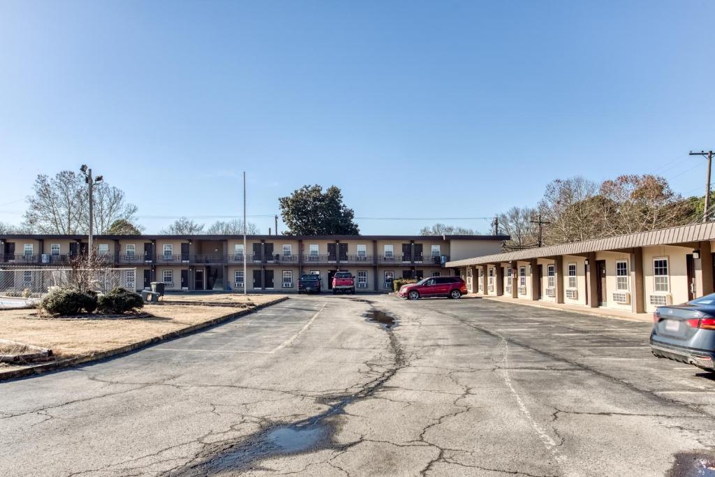 OYO Hotel Bald Knob AR Hwy 64 - image 3