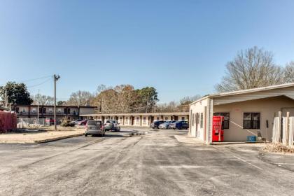 OYO Hotel Bald Knob AR Hwy 64 - image 5