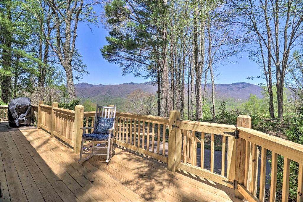 Summit Splendor Smoky Mountain Cabin with Views! - main image