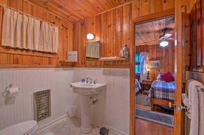 Summit Splendor Smoky Mountain Cabin with Views! - image 10