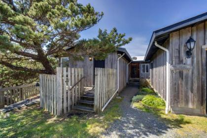 Spindrift Oceanfront Home - The Helm - image 13