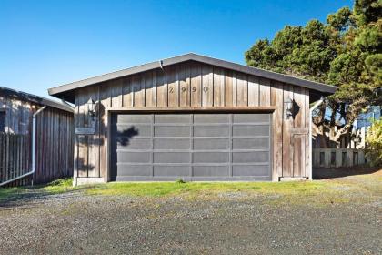 Spindrift Oceanfront Home - The Starboard - image 14