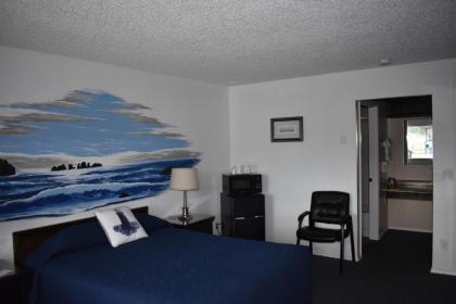 Lighthouse Cove Inn - image 8