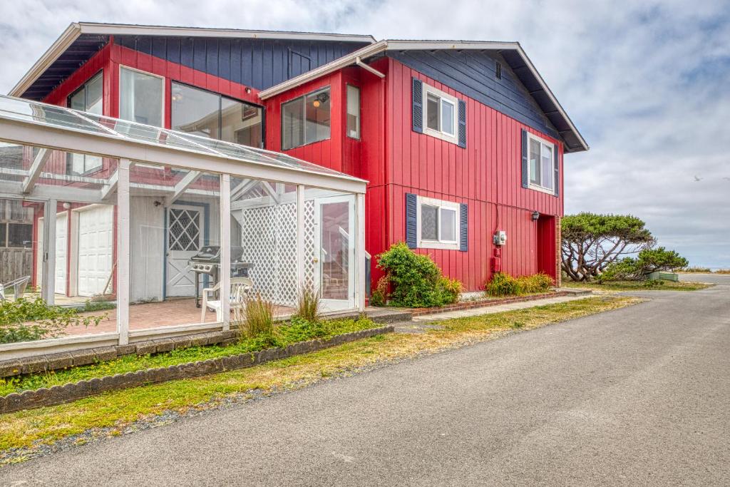 Tidal Links - 4 Bed 3 Bath Vacation home in Bandon Dunes - main image