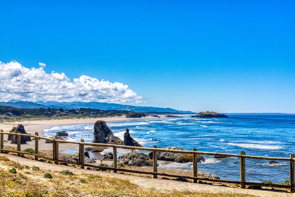 Tidal Links - 4 Bed 3 Bath Vacation home in Bandon Dunes - image 3