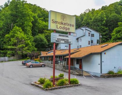 Smoketree Lodge Banner Elk