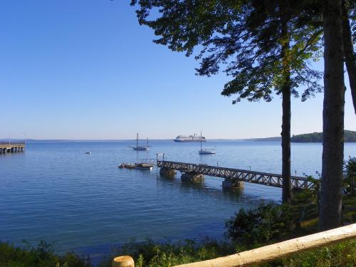 Atlantic Oceanside Hotel & Conference Center - image 2