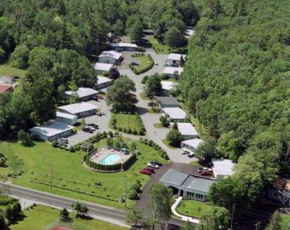 Bar Harbor Motel - image 2