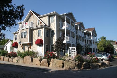 Bar Harbor Manor - main image