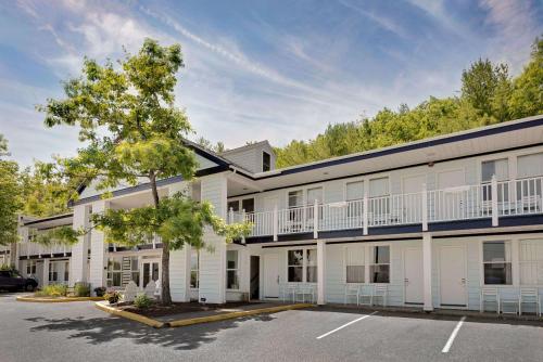 Days Inn by Wyndham Bar Harbor - main image