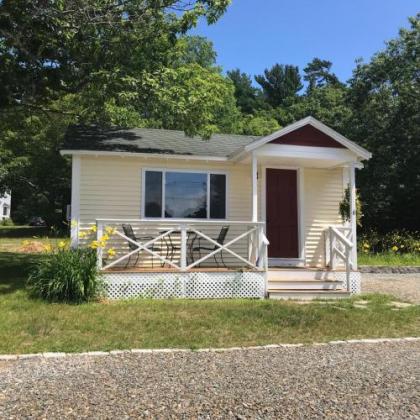 Gallagher’s Travels Bar Harbor Motel and Cottages - image 3