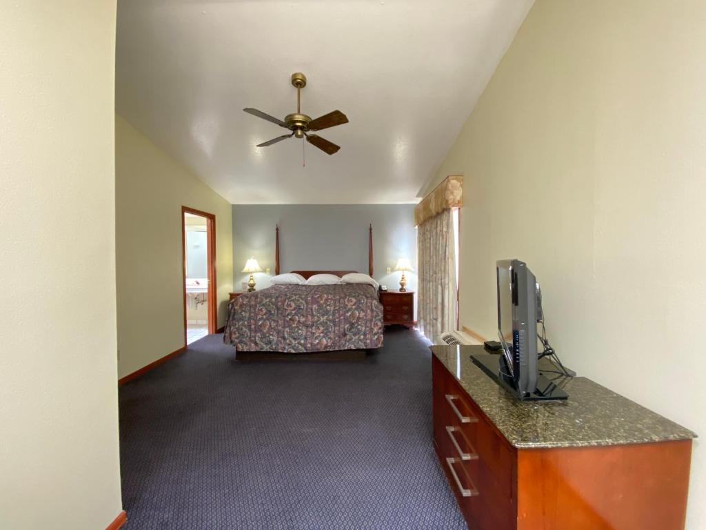 Campus Inn Baraboo - image 7