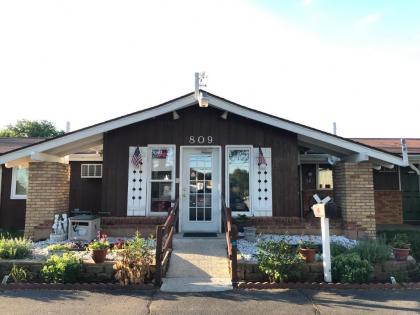 Spinning Wheel motel Baraboo