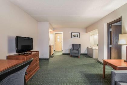 Clarion Hotel and Convention Center Baraboo - image 14