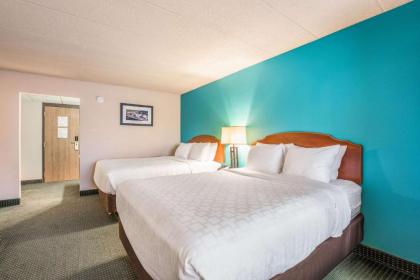 Clarion Hotel and Convention Center Baraboo - image 3