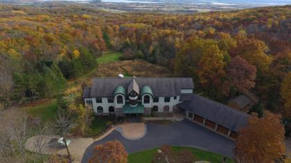 INN At WAWANISSEE POINt Baraboo