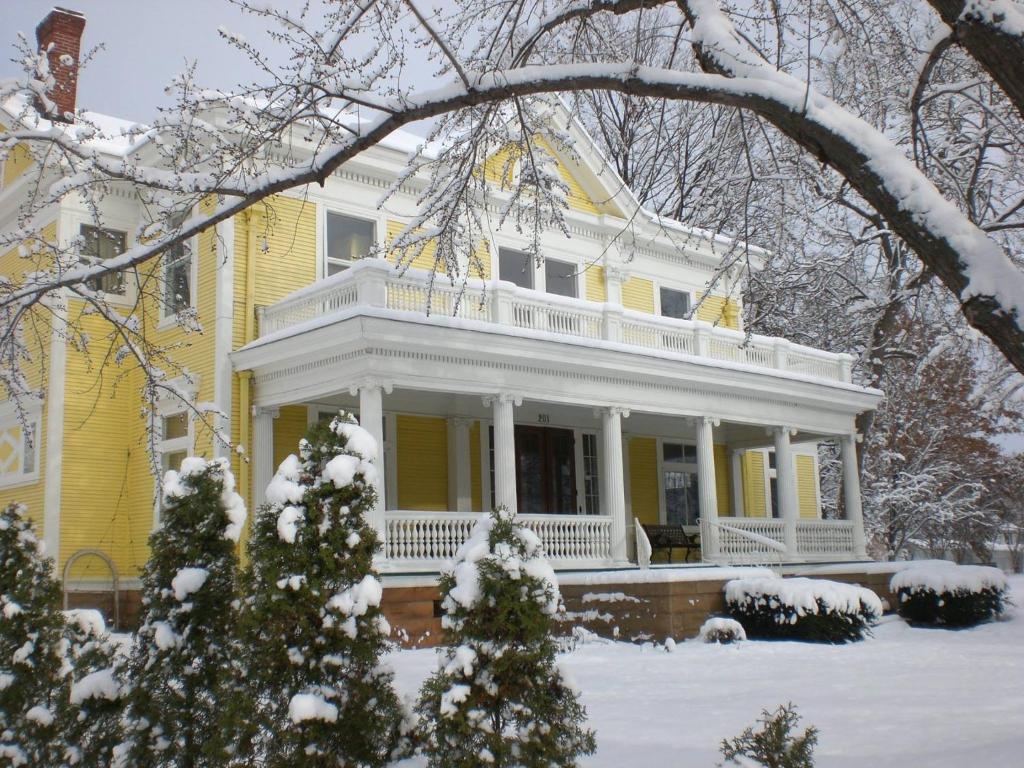 Ringling House Bed & Breakfast - image 3