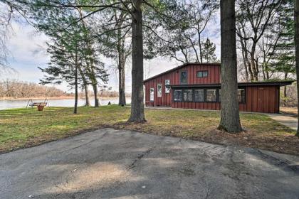 Eagles Nest Situated on the Wisconsin River - image 3