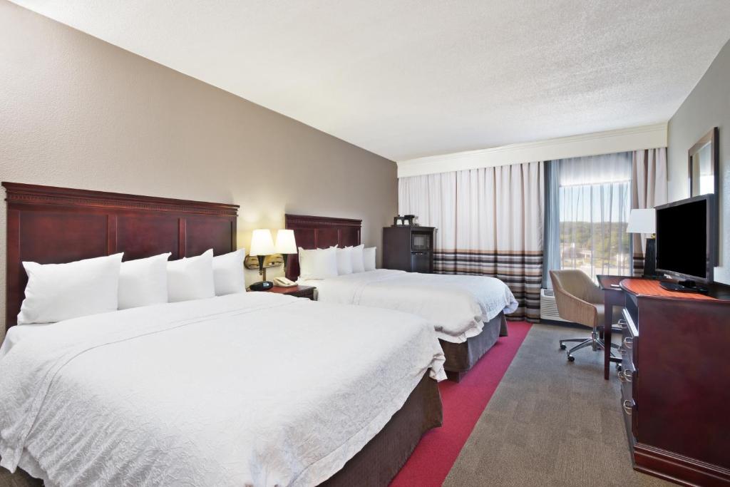 Hampton Inn Huntington/Barboursville - image 6