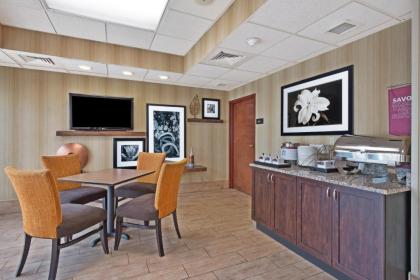 Hampton Inn Huntington/Barboursville - image 8