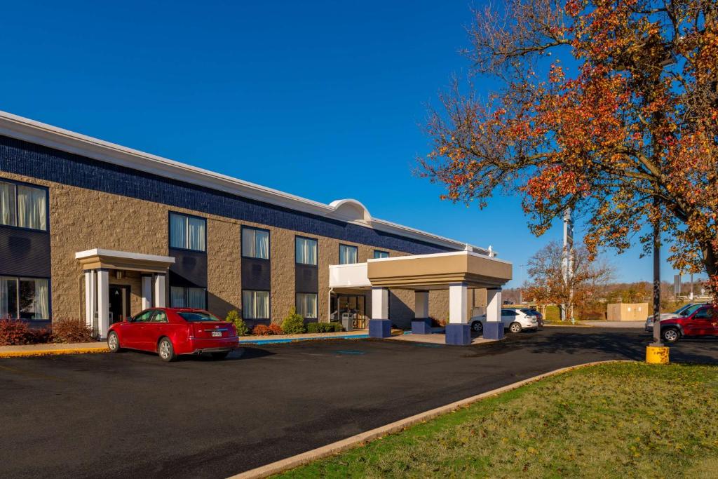 Best Western Huntington Mall Inn - main image