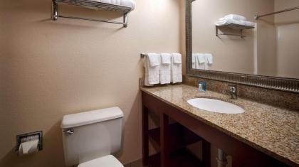 Best Western Huntington Mall Inn - image 3