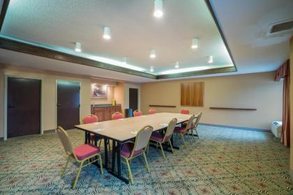 Hampton Inn Bardstown - image 10