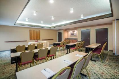 Hampton Inn Bardstown - image 11